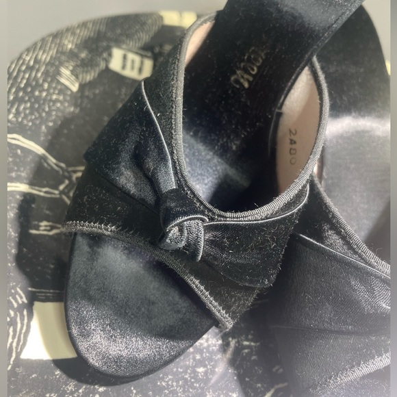 π€ Daniel Green π€ Chic Black Satin Luxury Peep Toe Heel Mule Slide Boudoir 8 AA - Picture 6 of 8